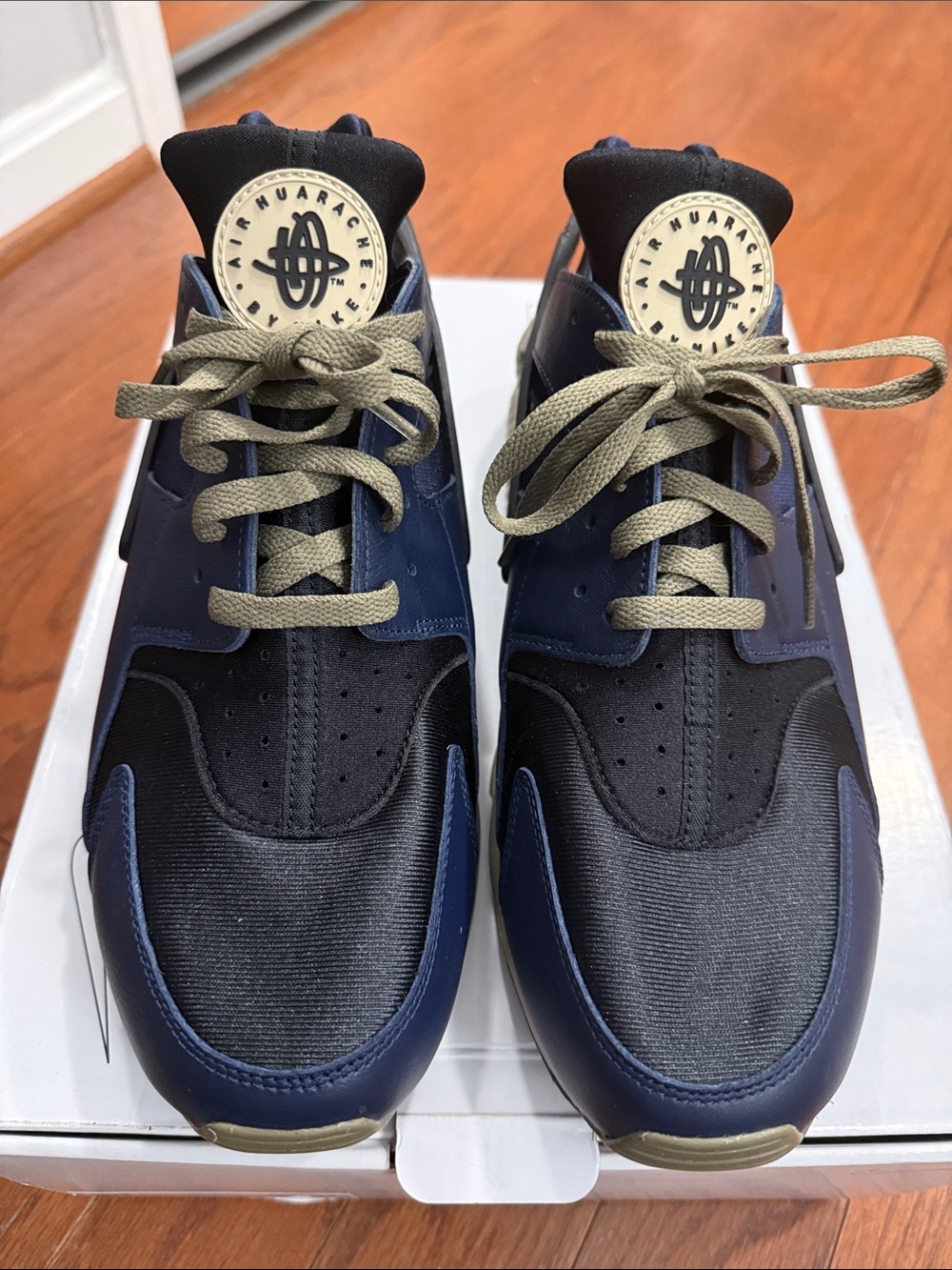 Nike Men’s Navy, Black & Olive Lace-Up Sneakers